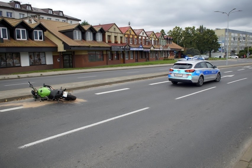 Wypadek motocyklisty z radiowozem na ul. Gdańskiej w Słupsku