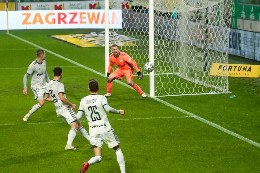 Legia Warszawa po fatalnej grze przegrała 0:3 z Qarabagiem...