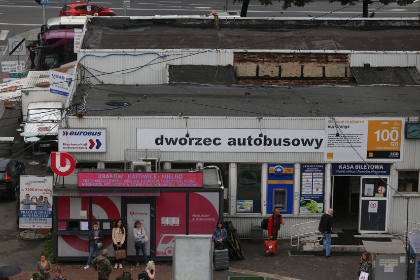 Oto międzynarodowy dworzec autobusowy w Katowicach w...