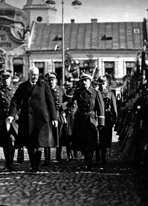 W 1928 roku prezydent Ignacy Mościcki przyjechał do Nowego Sącza na poświęcenie sztandaru 1. Pułku Strzelców Podhalańskich