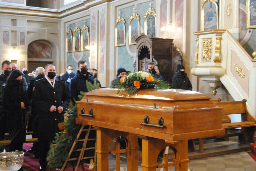 Pogrzeb byłego sołtysa Nieznanowic, Wiesława Chruściela....