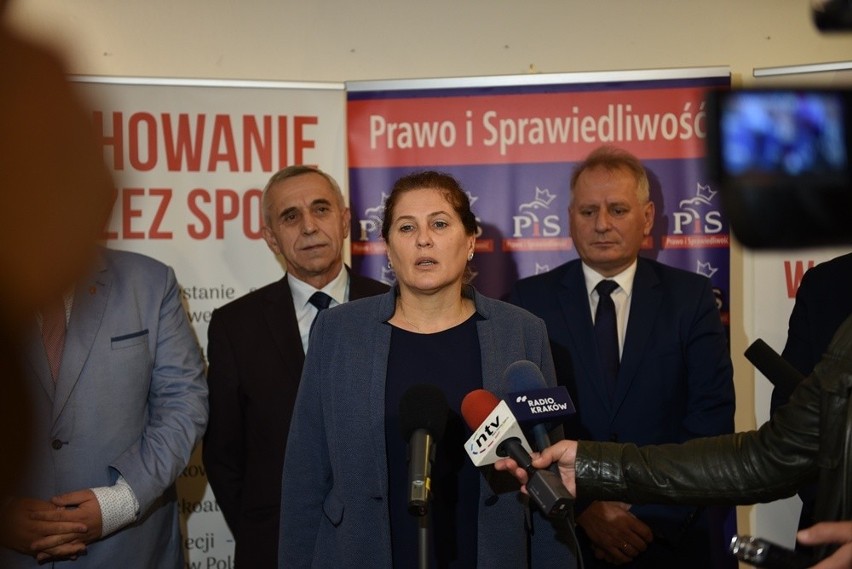 Wybory samorządowe 2018. Iwona Mularczyk o czarnym pijarze i swoich kwalifikacjach zawodowych
