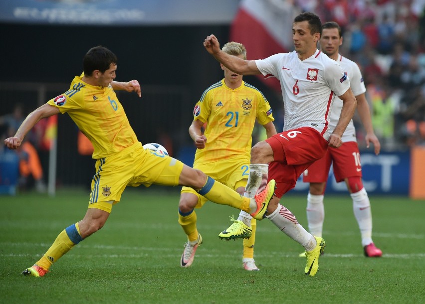 Tomasz Jodłowiec podczas meczu z Ukrainą na Euro 2016