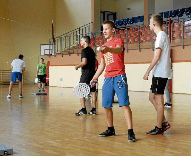 Tak w speed ball grali uczniowie Gimnazjum w Wiśniowej