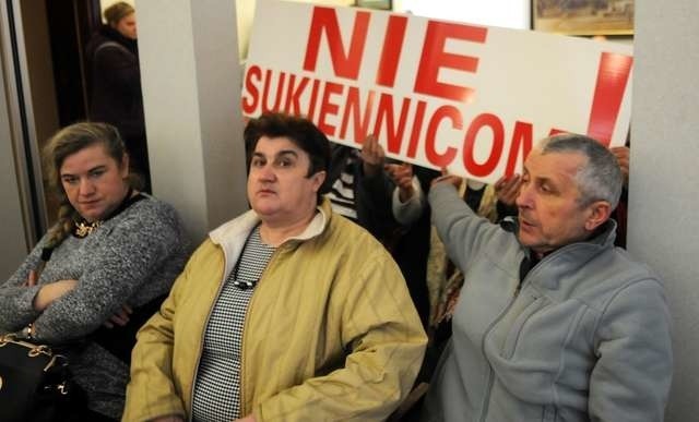 Protest handlowców przeciw sukiennicom kupieckimProtest handlowców przeciw sukiennicom kupieckim