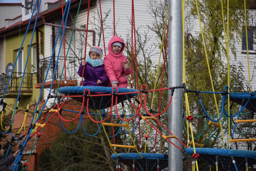 Dziś o godzinie 11.00 uroczyście otwarto Park Jedności na...