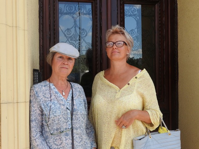 Irena Wychowałek-Sokołowska (z lewej) mówi, że wspólnota dba o zabytek jak potrafi. - A teraz może dojść do tragedii - mówi.