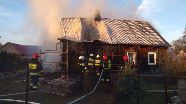 W sobotę o godz. 16.55 strażacy OSP Brańsk zostali skierowani do miejscowości Kalnica, gdzie doszło do pożaru budynku mieszkalnego.
