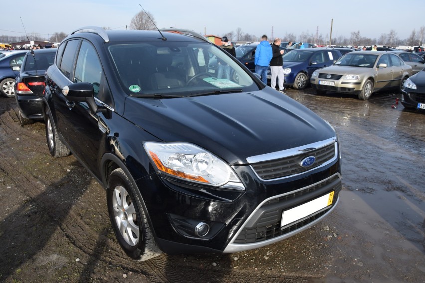 2. Ford Kuga. Silnik 2,0 diesel, rok produkcji 2010, cena...