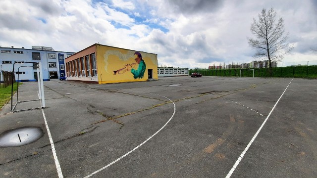 Boiska przy I LO w Opolu nadal czekają na remont