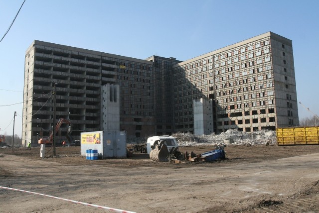 Szpital Religi w Zabrzu: rozpoczęło się wyburzanie. Pierwsze wysadzenie