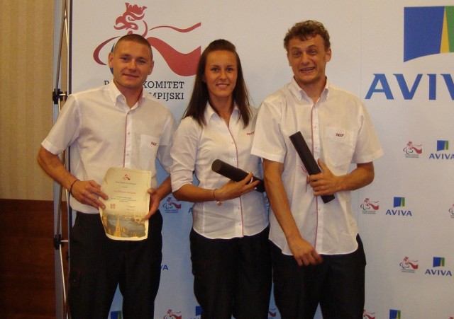 Mariusz Sobczak (z prawej) wywalczył srebrny medal rozgrywanych w Londynie igrzysk paraolimpijskich w skoku w dal.