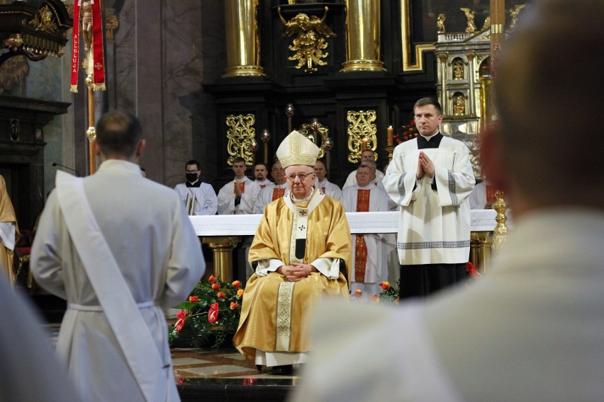 Święcenia kapłańskie w Lublinie. Lubelski Kościół ma nowych kapłanów. Księży ubywa? Kuria: - Jest ich wystarczająco dużo