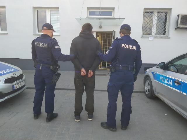 Policjanci z Golubia-Dobrzynia dziki czujności mieszkańca, zatrzymali dwóch mężczyzn, którzy usiłowali ukraść katalizator z samochodu