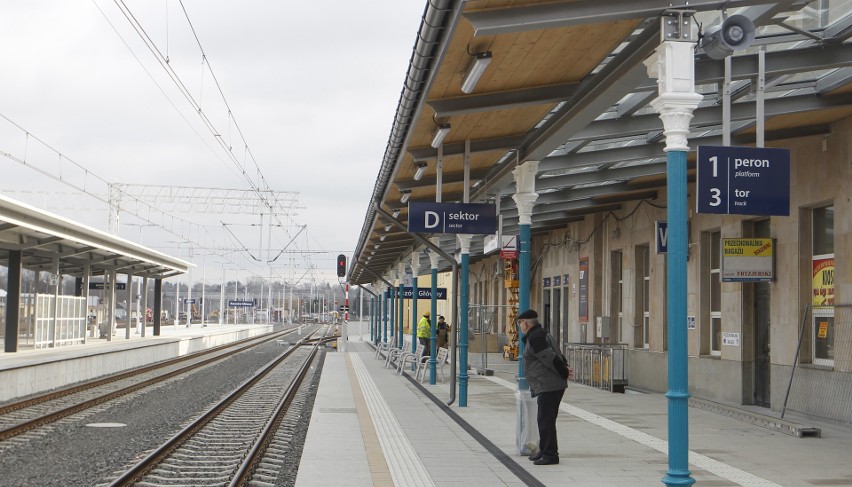 Trwa remont dworca PKP w Rzeszowie. Przy modernizacji kolej...