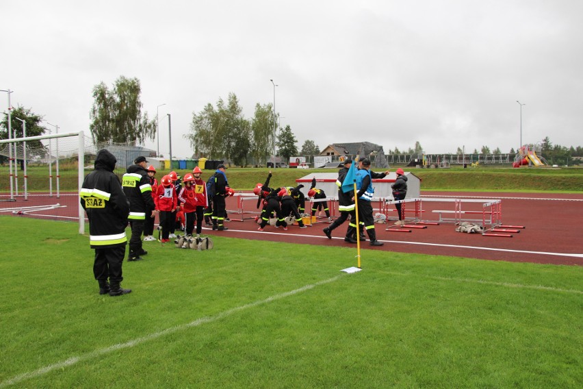 XI Powiatowe Zawody Sportowo – Pożarnicze druhów ochotników w Strawczynku. Sprawdź kto zwyciężył, zobacz zdjęcia