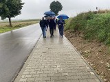 Chodnik we Wszechświętych już gotowy. Piesi będą bezpieczniejsi (ZDJĘCIA)