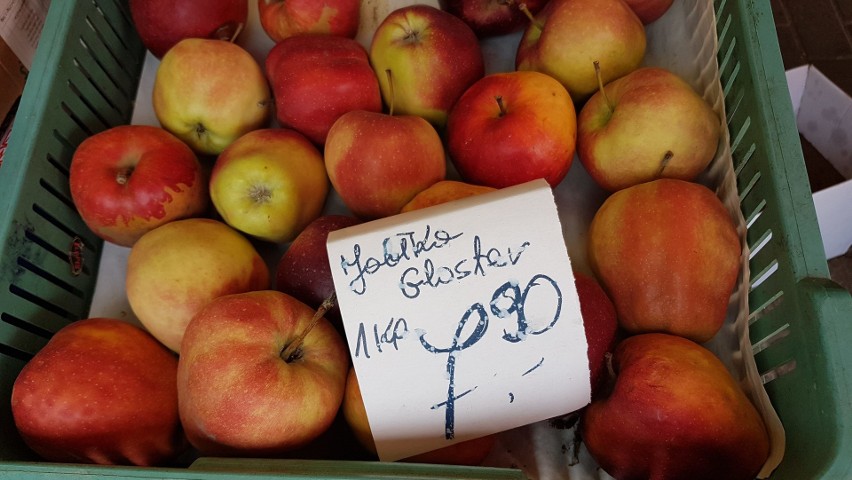 Ceny owoców w Katowicach. Ale te jabłka są drogie!...