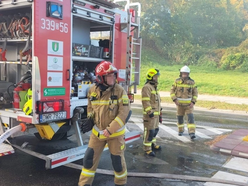 Pracownicy i uczniowie szkoły zostali ewakuowani jeszcze...