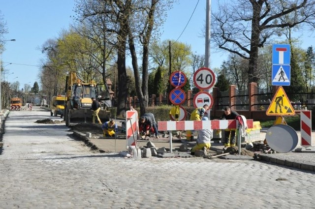 Prace drogowe przy ul. Powstańców Śląskich.