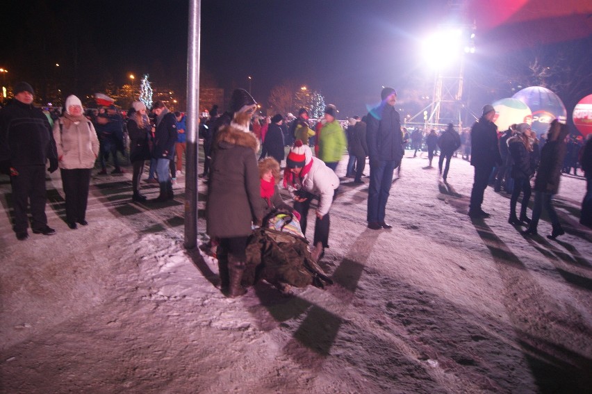 Sylwester 2016 w Zakopanem. Tak bawiła się publiczność [ZDJĘCIA]