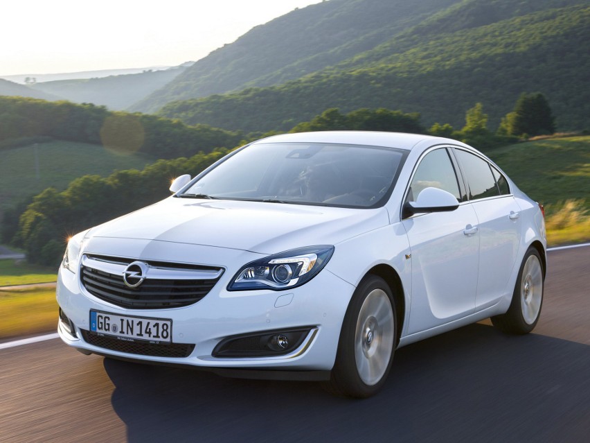 Opel Insignia został objęty rabatem w wysokości 9 000 zł.