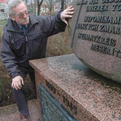 - W połowie lat 90. na terenie byłego cmentarza postawiono kamień z okolicznościową tablicą poświęconą luteranom - mówi historyk Ryszard Patorski