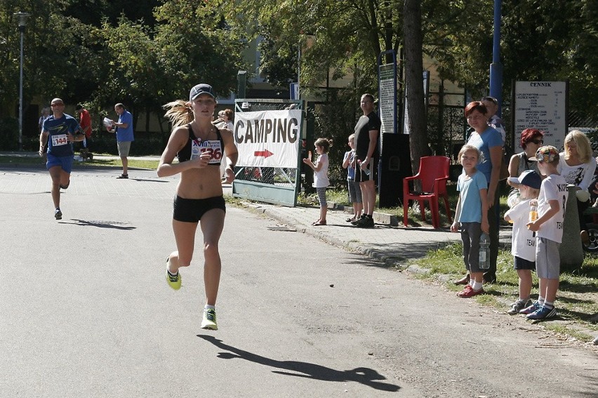 XVIII PÓŁMARATON SŁOWIŃSKI ROWY-USTKA O PUCHAR BURMISTRZA MIASTA USTKA