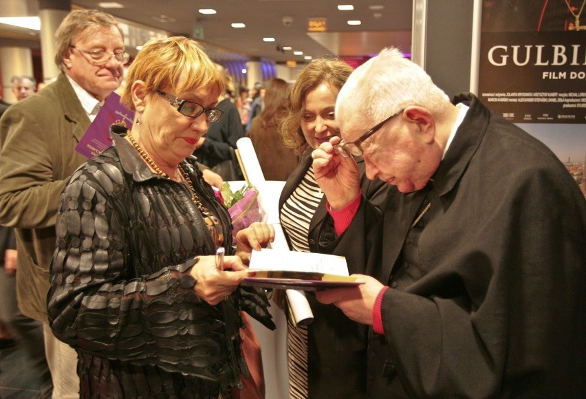 Wanda Ziembicka pierwsza poprosiła kardynała o autograf...