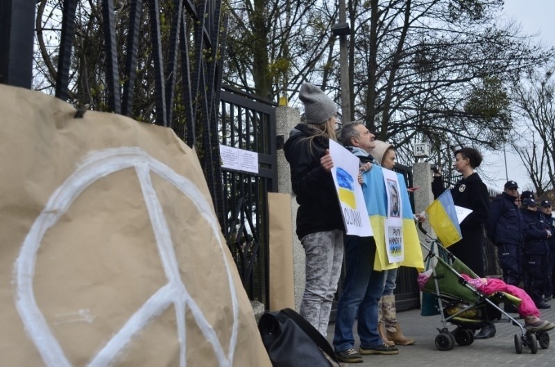 Protest pod konsulatem Rosji w Poznaniu