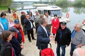 Marinę w Krapkowicach buduje stowarzyszenieMiłośnicy żeglugi od kilku dni pływają po Odrze przekonując lokalne samorządy, by te inwestowały w rzekę.