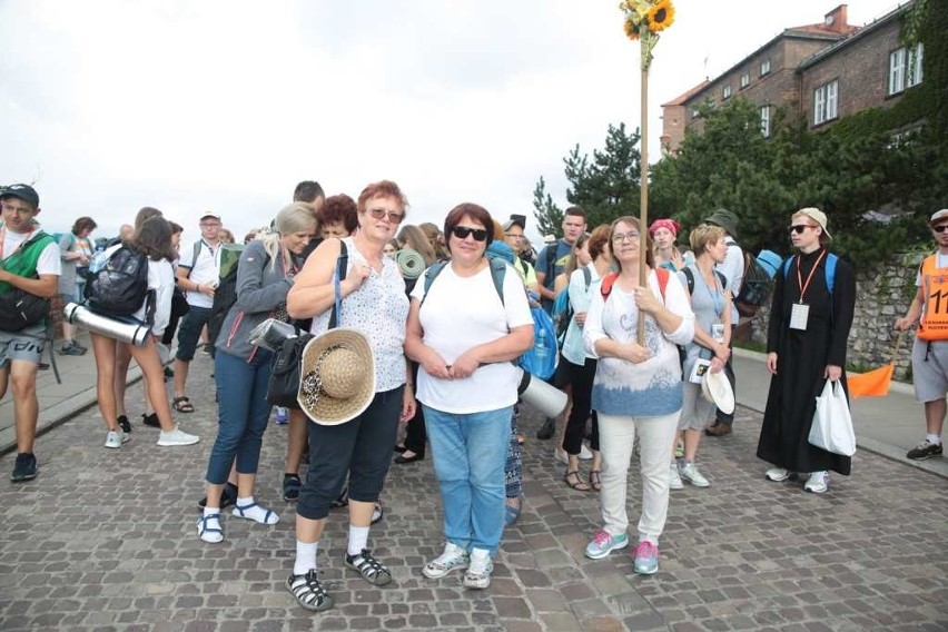 Kraków. Pielgrzymi tłumnie ruszyli na Janą Górę [ZDJĘCIA]