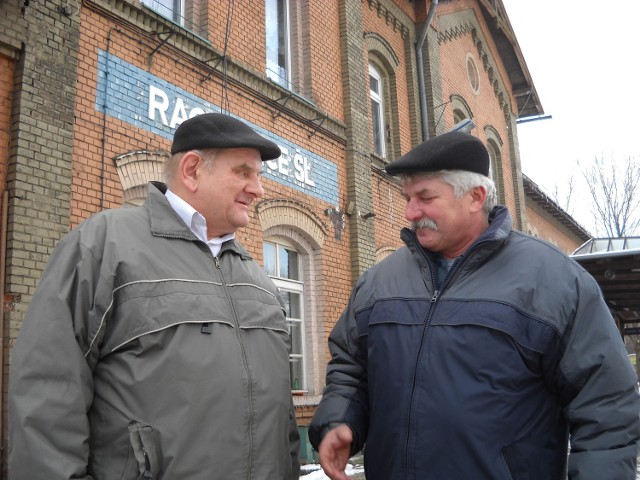 Prezes SMK w Racławicach Tadeusz Wrona i skarbnik Kazimierz Czerniecki.