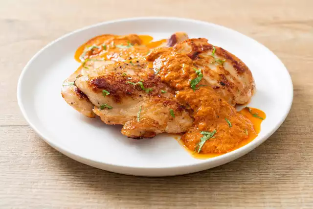 Pierś z kurczaka z domowym pesto to pyszny sposób na prosty obiad