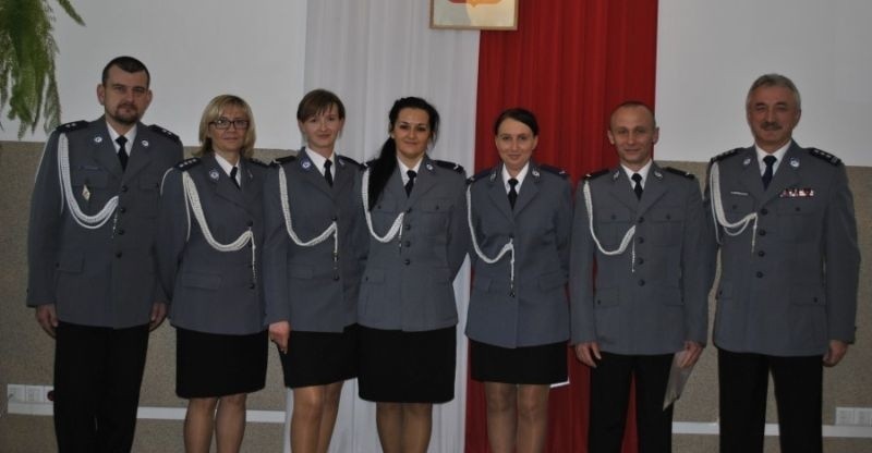 Ostrów Mazowiecka. Pięcioro nowych policjantów w komendzie policji (zdjęcia)