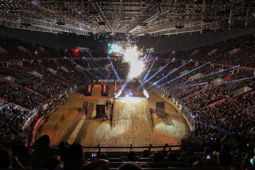 Kraków. Diverse NIGHT of the JUMPs, czyli MŚ we Freestyle Motocrossie [WIDEO, ZDJĘCIA]