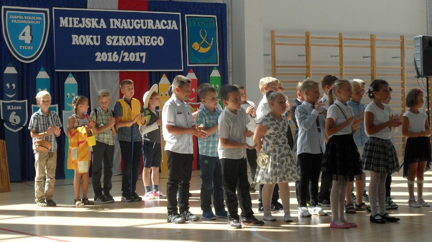 Miejska inauguracja roku szkolnego 2016/17 w Tychach. Zespół...