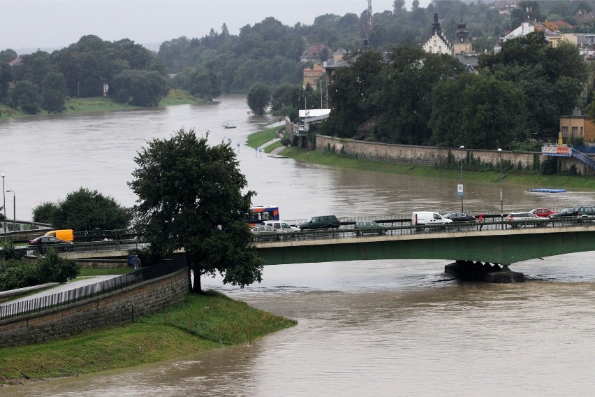 Miasto nie ma kontroli nad instalacją chroniącą tysiące mieszkańców. W tle spór o cenny grunt