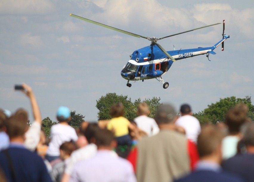 Policyjny Mi-2 na Fly Fest 2014. Zobacz, jakim śmigłowcem latają policjanci [ZDJĘCIA]