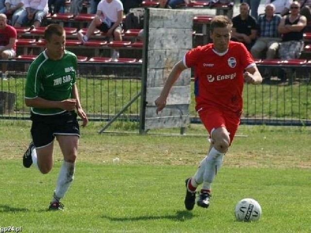 W towarzyskim meczu piłkarskim, IV-ligowa Pogoń Lębork pokonała III-ligowego Orkana Rumia 2:1.