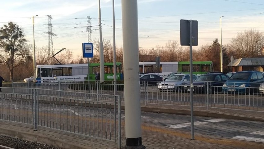 Wykolejenie na Oporowie. Tramwaje jeździły tylko do przystanku Grabiszyńska Cmentarz