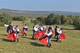 Zespół Pieśni i Tańca Żeromszczyzna nagrał teledysk do "Jaskółeczki" w malowniczych plenerach gminy Masłów [WIDEO, ZDJĘCIA]