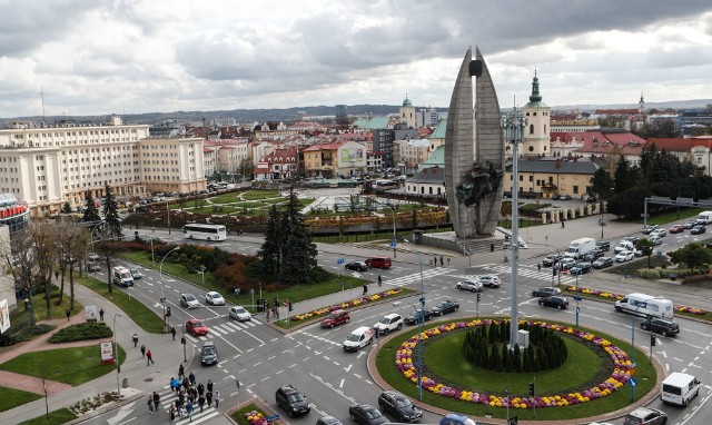 Rada Miejska SLD w Rzeszowie, serdecznie zaprasza na miejską manifestację 1-szo Majową
