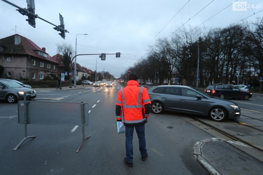 Budowa Węzła Łękno w Szczecinie. Fragment alei Wojska Polskiego już zamknięty 