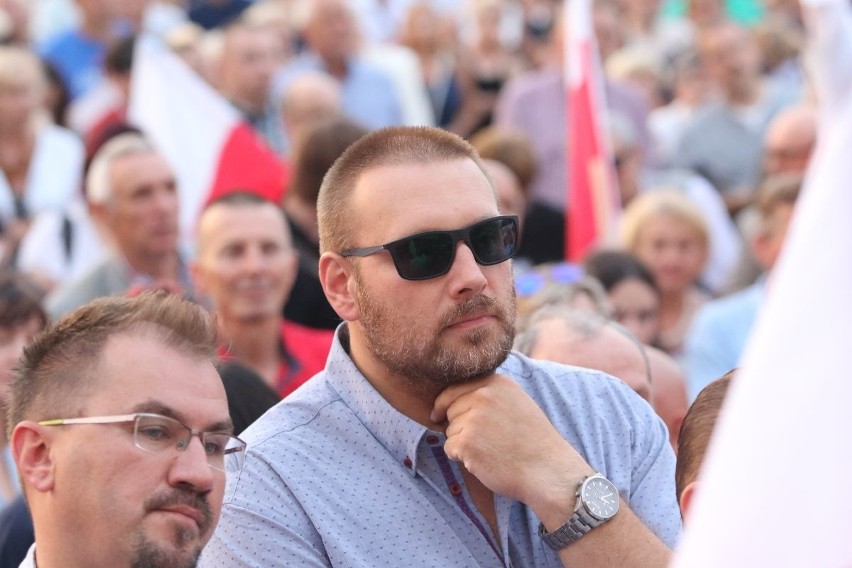 Wielka manifestacja w centrum Kielc „Wolne Sądy” z tysiącami uczestników  