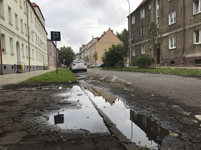Dwie ulice w cenie jednej, czyli umowy na przebudowy ulic Małachowskiego i Kniaziewicza w Słupsku