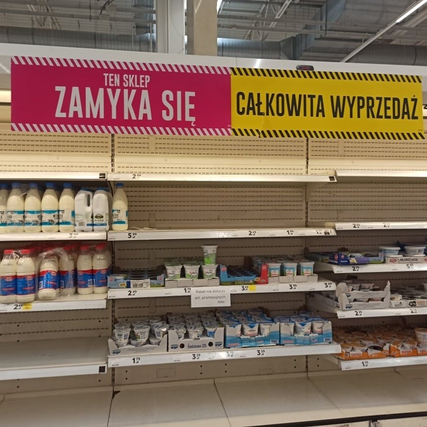 Całkowita wyprzedaż w Tesco w Katowicach