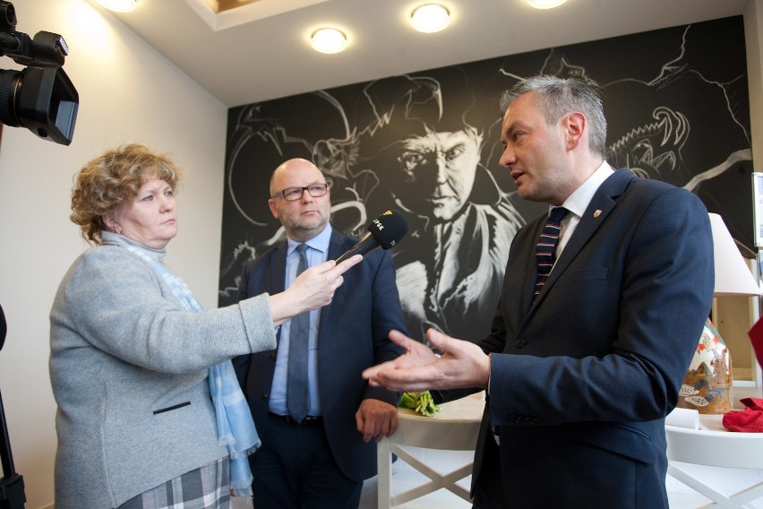 Poniedziałkowa konferencja prasowa prezydenta Roberta...