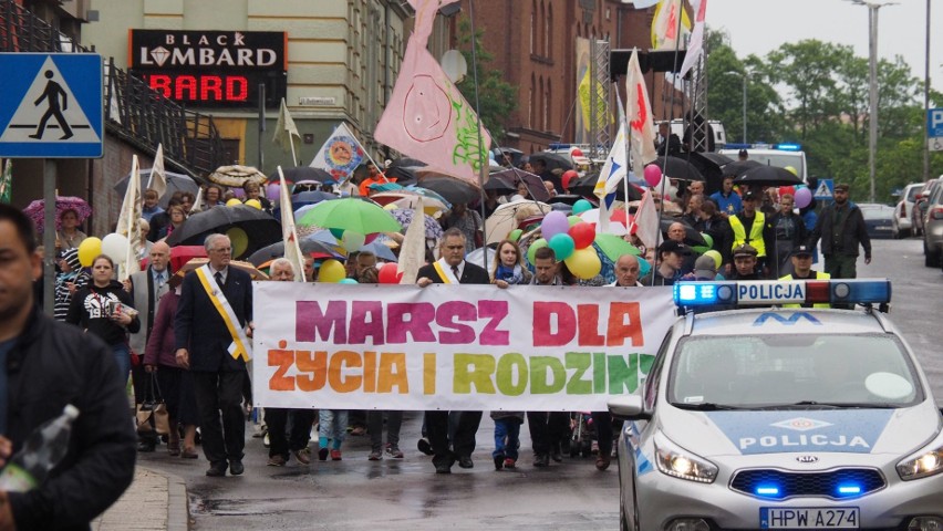 W niedzielę ulicami Koszalina przemaszerował Marsz dla Życia...