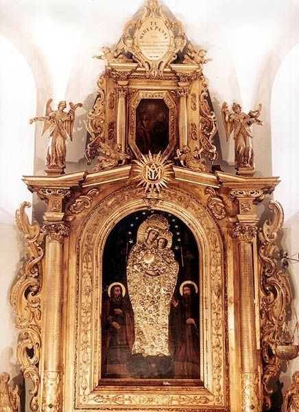 Po zdjęciu sukienki z obrazu Matki Boskiej Włoszczowskiej w krakowskiej pracowni okazało się, że ikona jest bardzo piękna, ale niestety zniszczona. Ustalono m.in., że na tym obrazie dawniej wieszano wota.